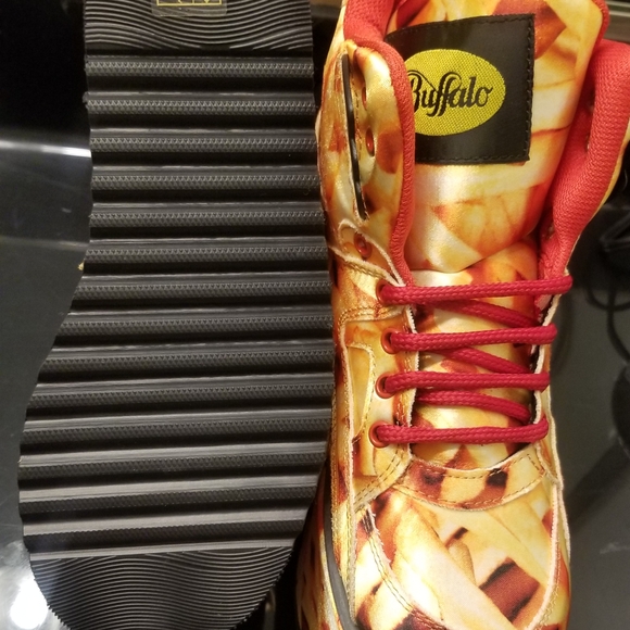 Buffalo David Bitton French Fry Print Platform Sneakers - Picture 3 of 5